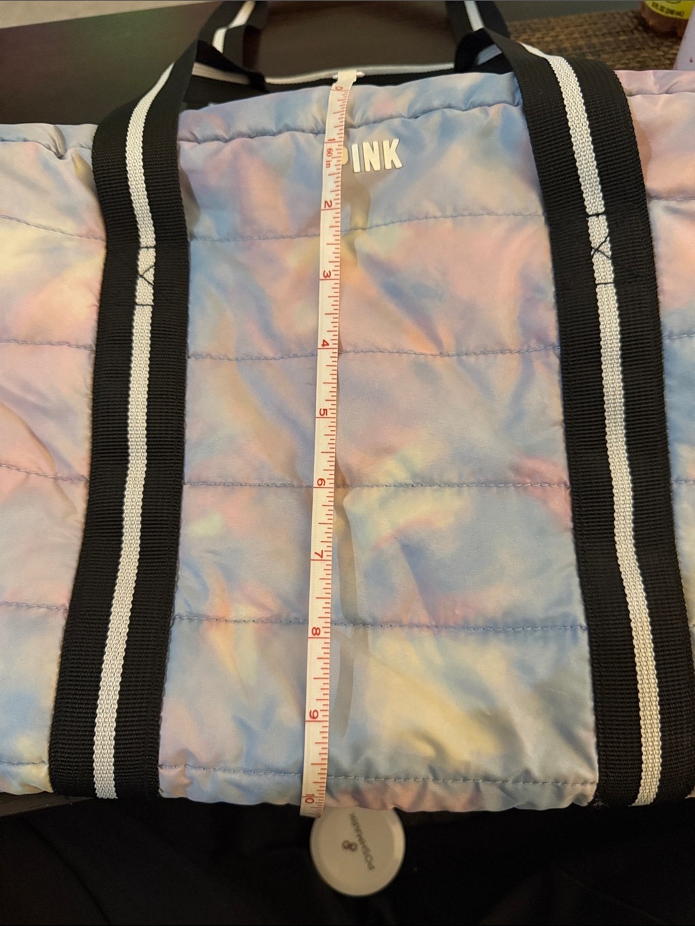 Victoria's Secret PINK Rainbow Cloud Print quilted duffle bag - Picture 12 of 12